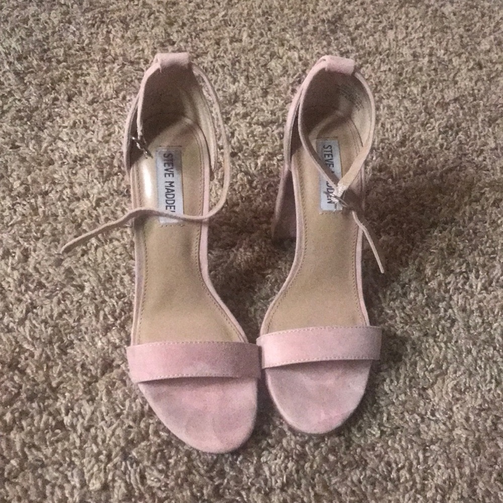 Size 7 Steve Madden heels. Suede light pink.